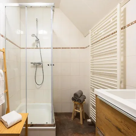 In With Hot Tub And Garden *