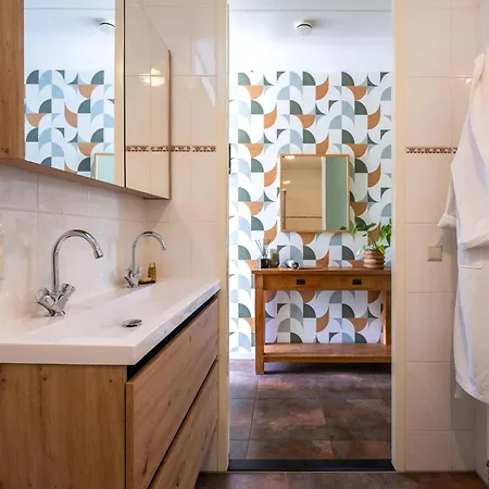 In With Hot Tub And Garden Villa Andijk