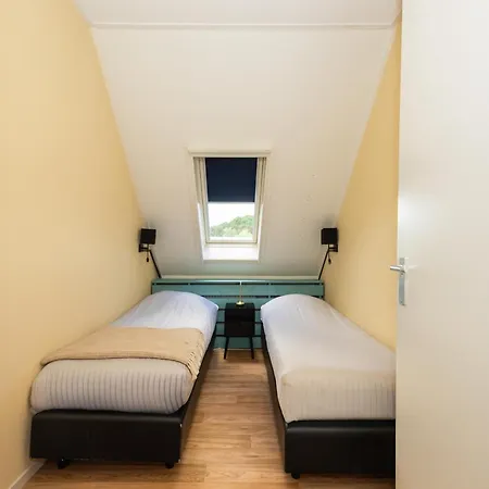 Luxury House For 15 With Hot-tub * Andijk
